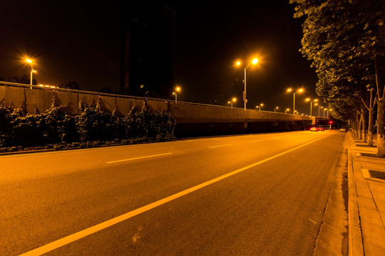 武汉马路夜景