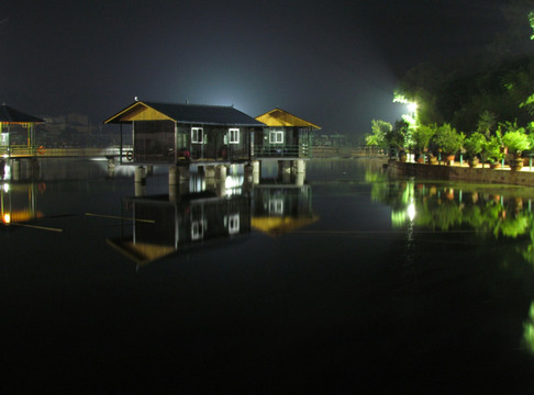 水上餐厅夜景