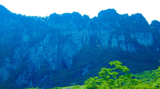 白岩 山峰