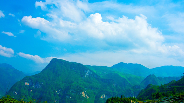 崇山峻岭 青山