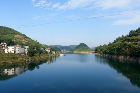 凤凰古城飞水谷