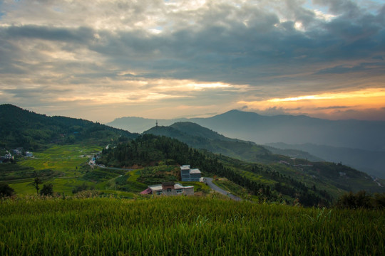 溆浦山背花瑶梯田