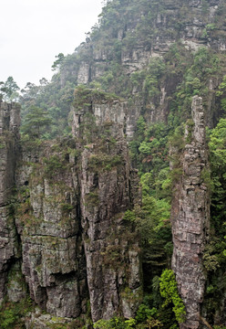 悬崖峭壁 莲花山 石笋 金秀