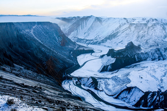 雪中天山