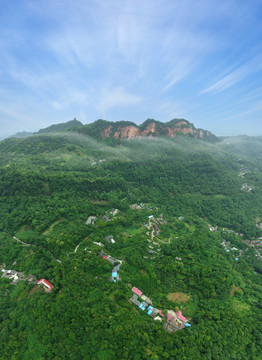 都江堰青城山金鞭岩