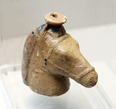 古代马头形陶香水瓶