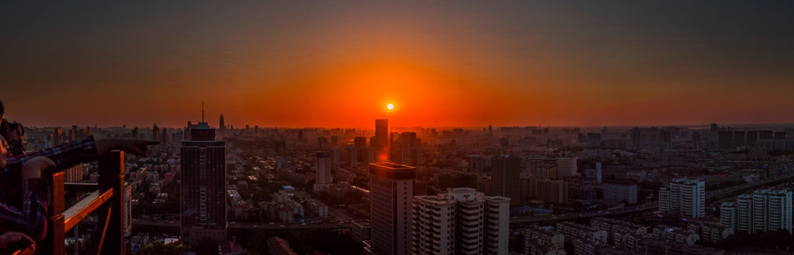 泉城日落全景图