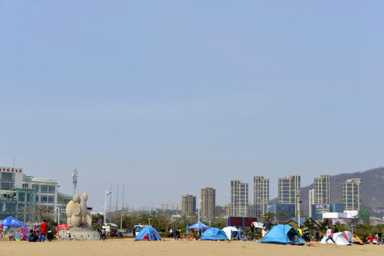 青岛石老人海水浴场 自带帐篷区