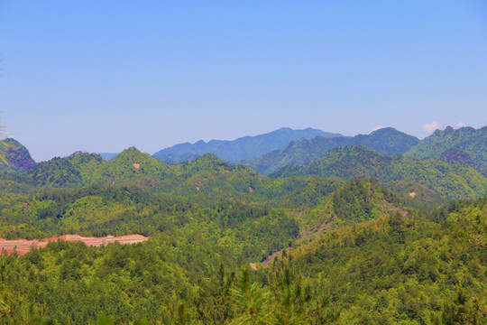 红土乡村山景