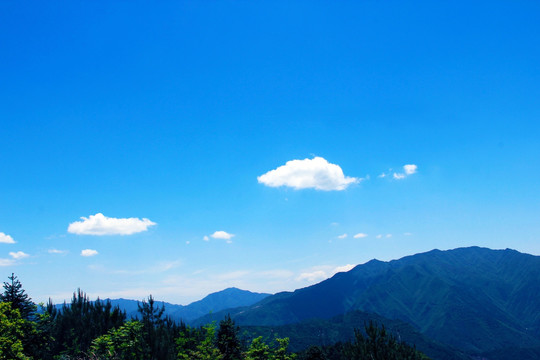 蓝天 白云 山景