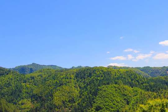 蓝天白云 乡村山景