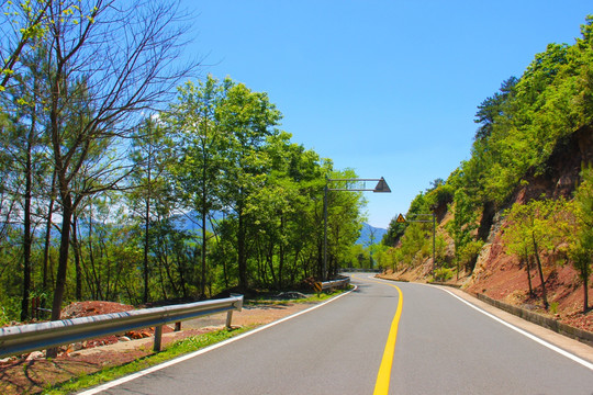 乡村盘山公路