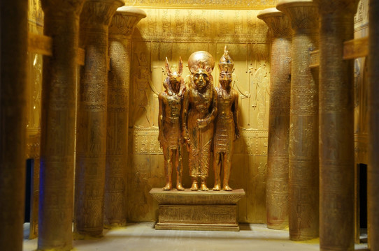 埃及金殿塑像