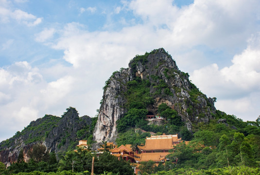 山上的寺庙