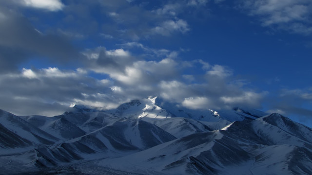 慕士塔格峰晨景