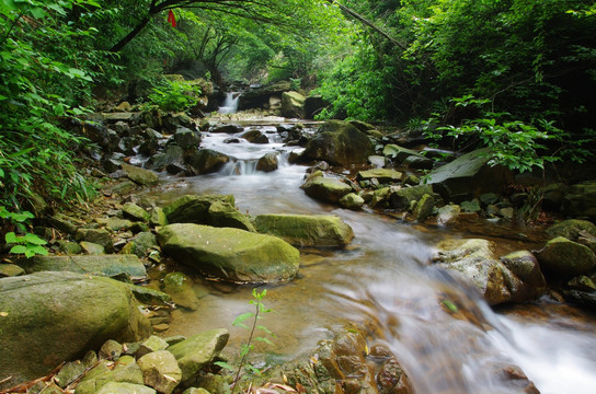 清泉 瀑布 流水 山峰