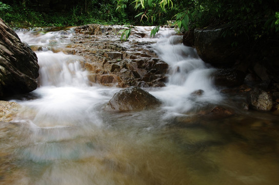 清泉 瀑布 流水 山峰