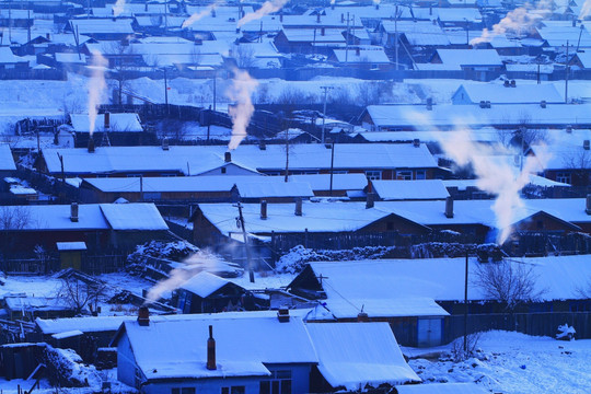 林场人家雪景