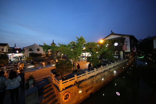 上海留云禅寺夜景