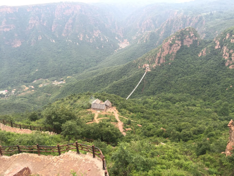 雨中伏羲山