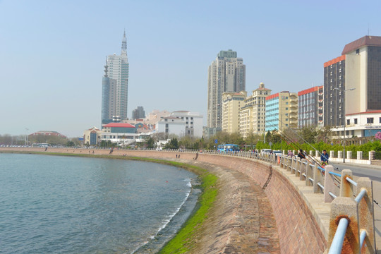 青岛滨海旅游步行道 青岛湾风光