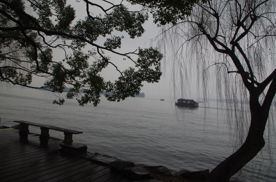 雨中西湖