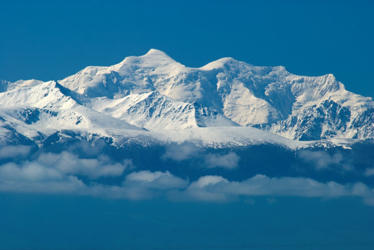 风雪天山