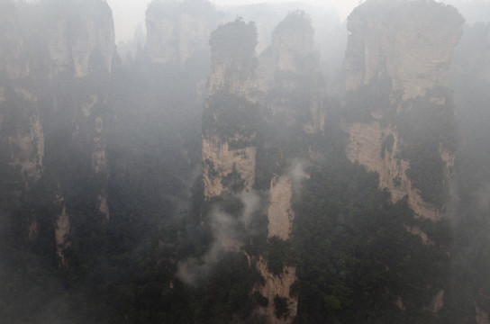 烟雨张家界