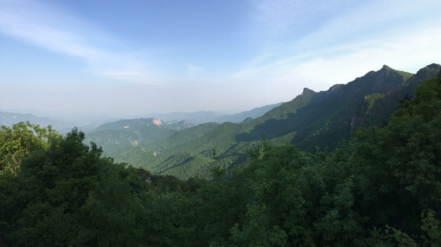 喇叭沟门群山全景