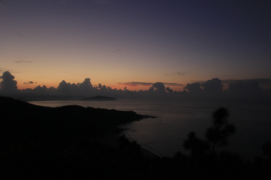 阳江沙扒湾清晨的海