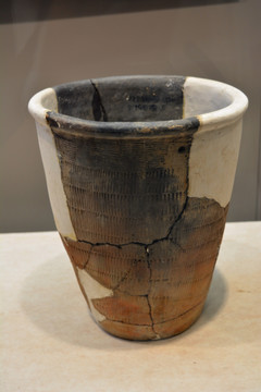 清池文化遗址陶罐