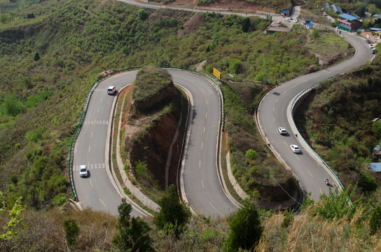 骊山 盘山路