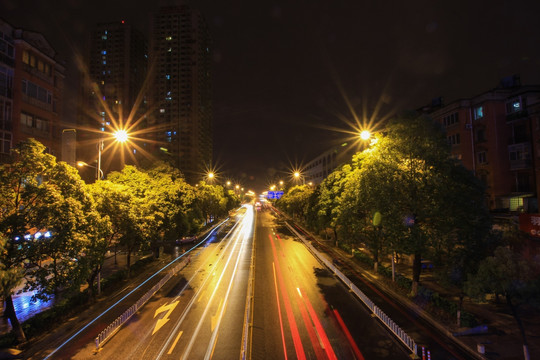 昆明雨夜 雨夜马路