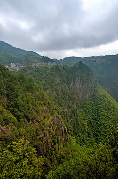 遂昌南尖岩石笋头村悬崖峭壁