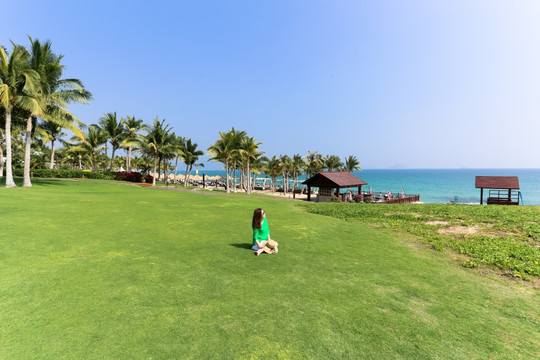 海南三亚亚龙湾沙滩风景