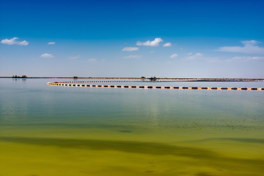 青海格尔木察尔汗盐湖