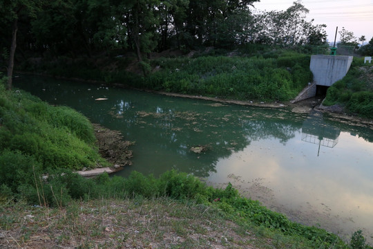 河流