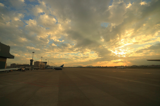 厦门 高崎机场 夕阳