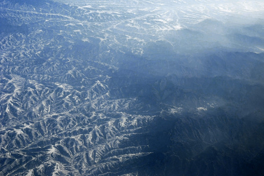 秦岭黄土高原交界地带雪景航拍