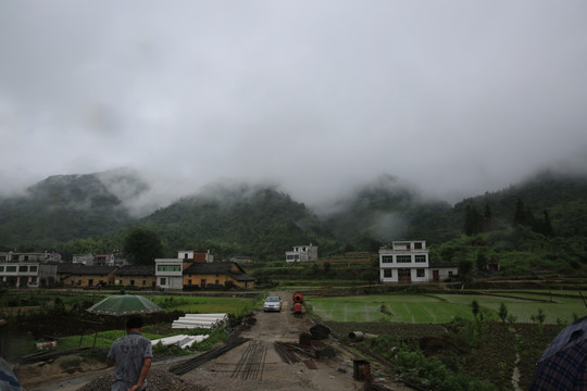 田野 山川 稻田 村庄