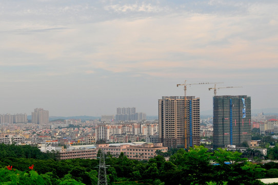 城市建设 高楼大厦 蓝天白云