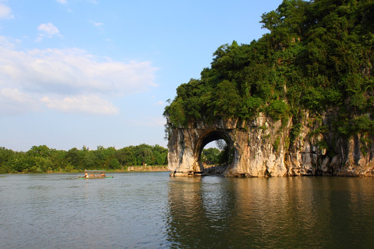 象鼻山