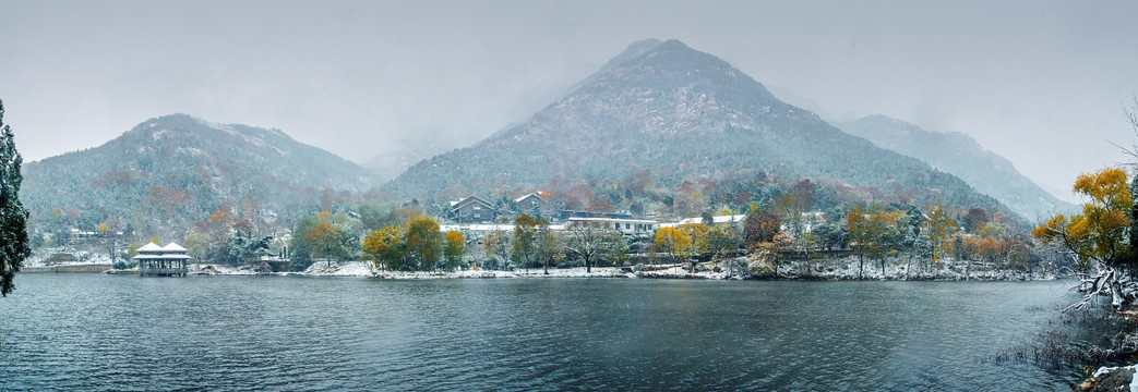 泰山黑龙潭雪景