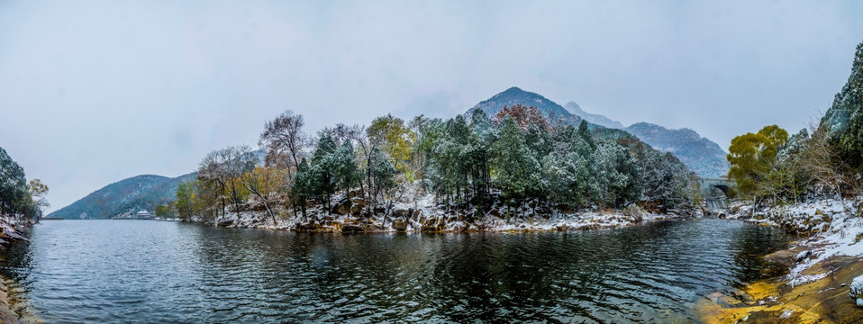 泰山黑龙潭雪景