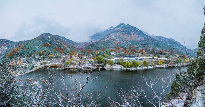 泰山黑龙潭雪景