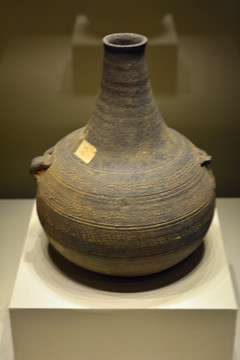 西汉陶瓷壶