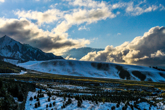 神秘天山雪景