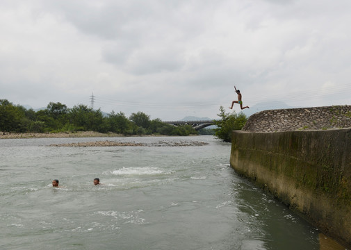 跳水