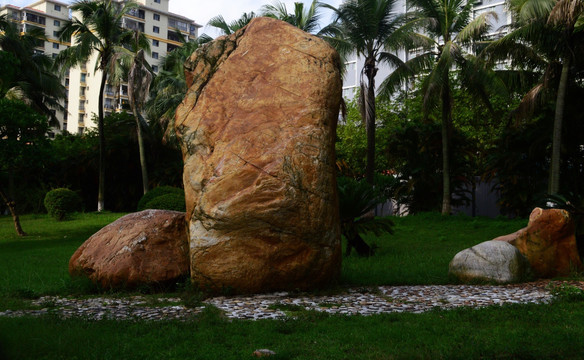 广石化大石头花岗岩