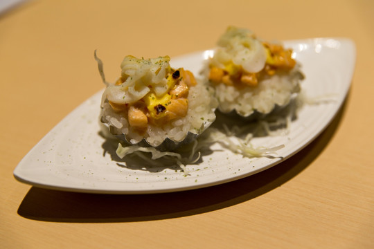 日式美食 北极贝芒果军舰